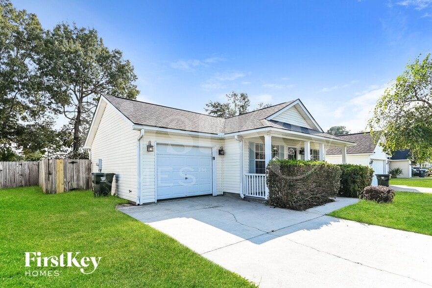 Building Photo - 118 Wilton St