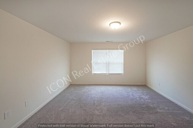 Building Photo - 3/2.5 Townhouse close to 41 and downtown