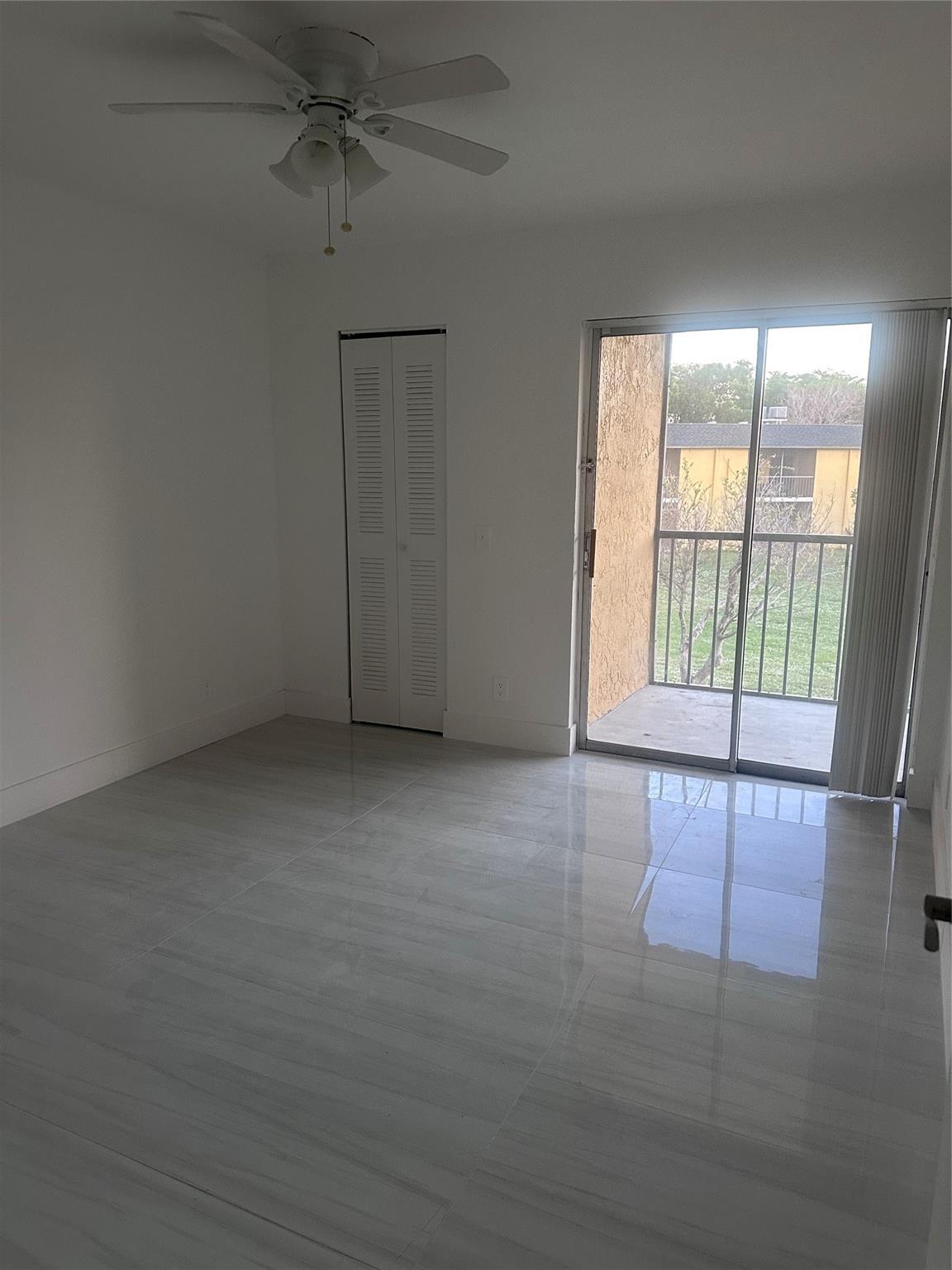 Building Photo - 720 Meadows Cir