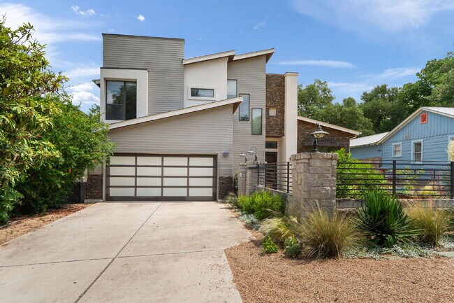 Building Photo - Modern Oasis in Bouldin Creek