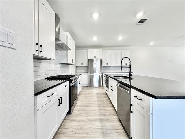 Building Photo - 8736 Kington