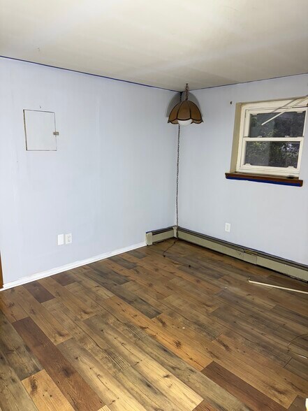 Building Photo - 192 Woodland Dr