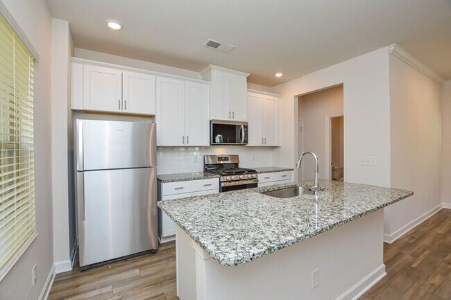 Building Photo - Like New All Brick Home in Mint Hill!