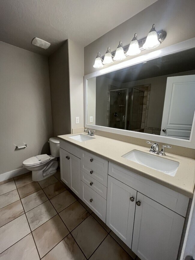 Building Photo - Mayfield - 2310