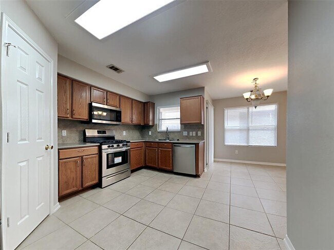 Building Photo - 2343 Village Leaf Dr