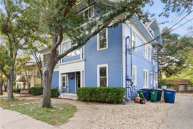 Building Photo - 3210 Hampton Rd