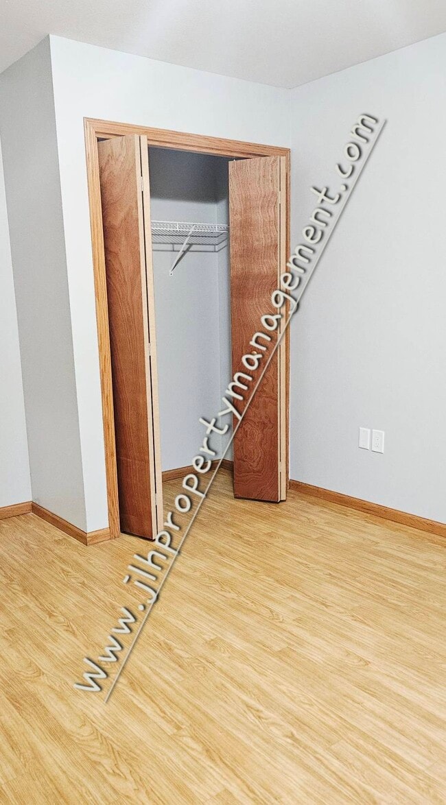 Building Photo - 1776 S Hance Dr