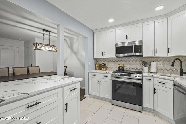 Building Photo - 701 Zlotkin Cir