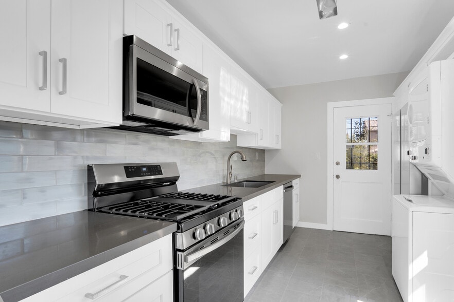 Building Photo - 5973 Guthrie Ave