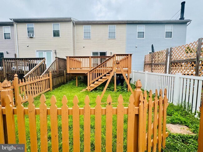 Building Photo - 11 Offspring Ct