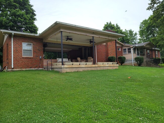Building Photo - 109 Ray Ave