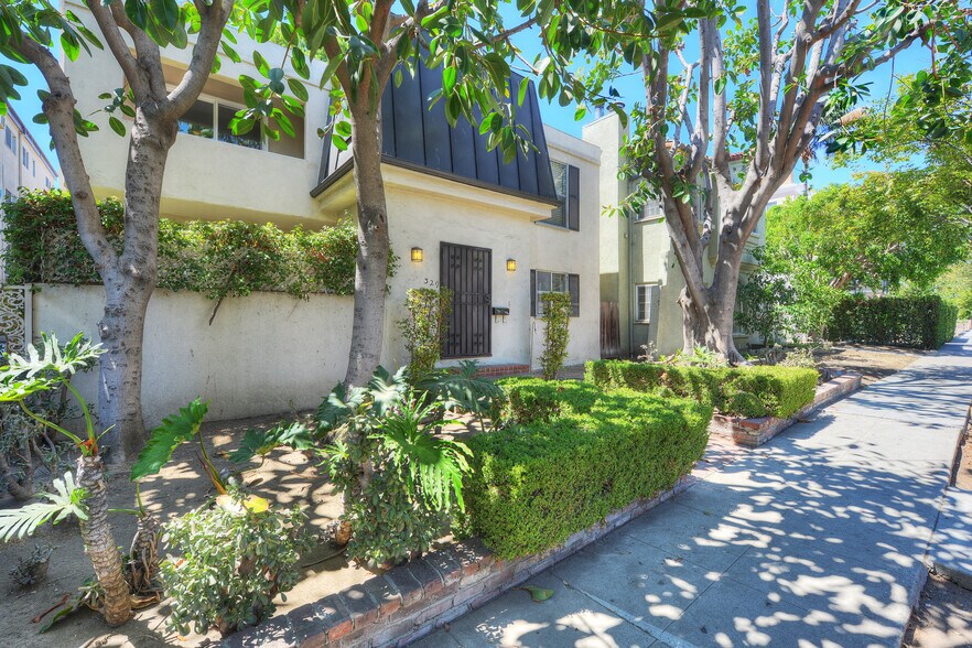 Building Photo - 331 S Reeves Dr