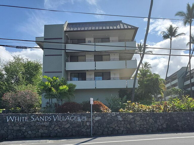 Building Photo - "Experience Island Living: Spacious 2-Bed, 2-Bath Retreat on Alii Drive!"