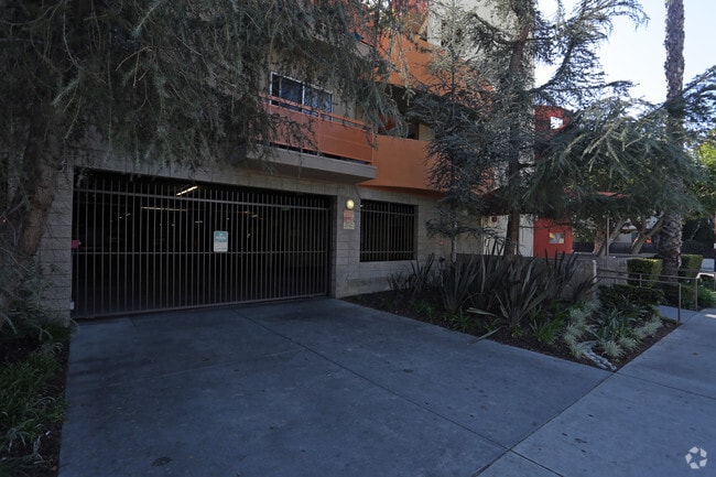 Building Photo - Vista Nueva Apartments