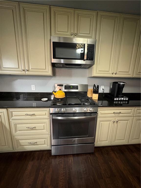 Building Photo - 808 E Central Ave