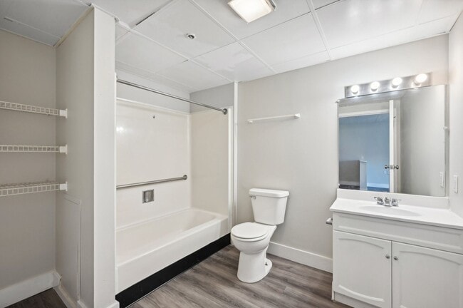 Building Photo - Franklin Park Apartments