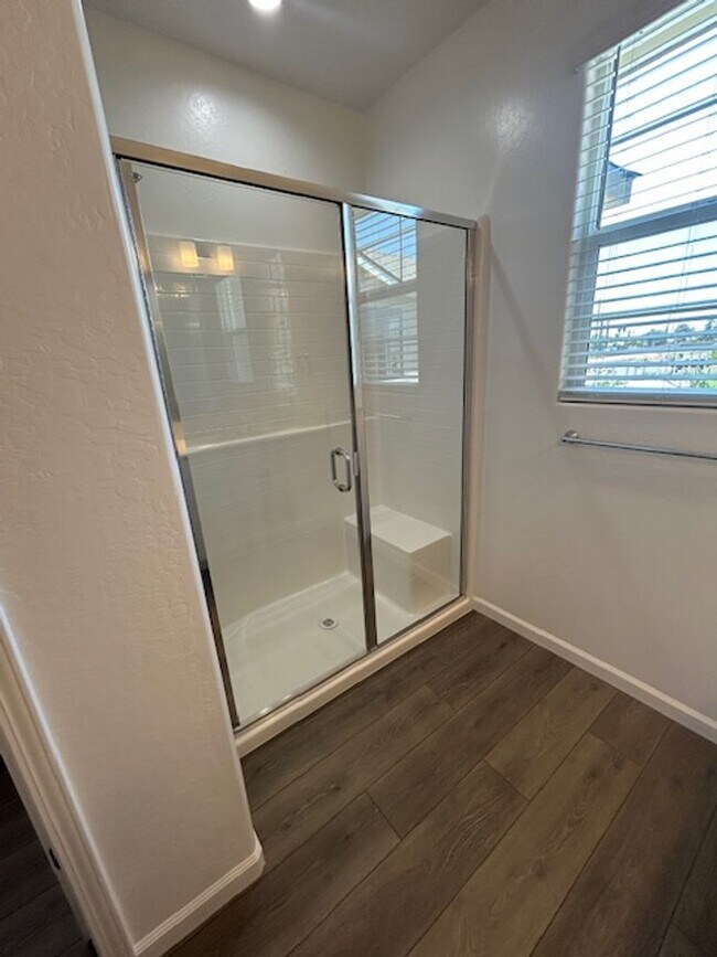 Building Photo - ***Move-In Special - $500 off 1st month's ...