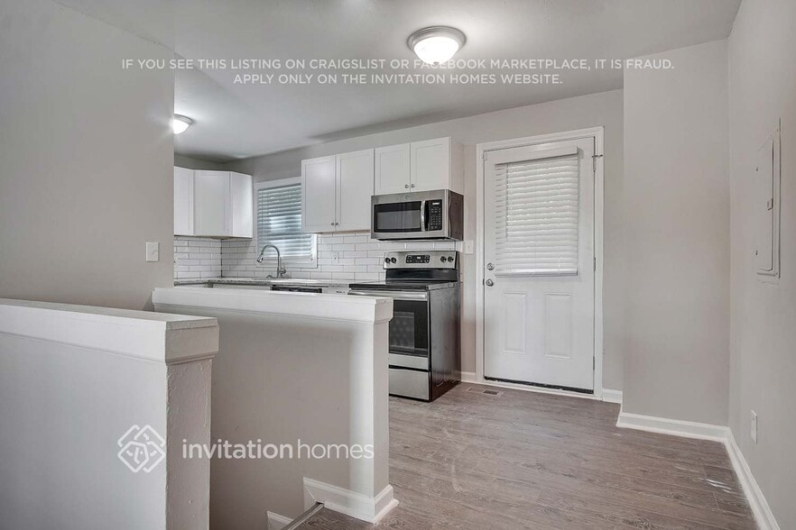 Building Photo - 3590 Collier Dr NW