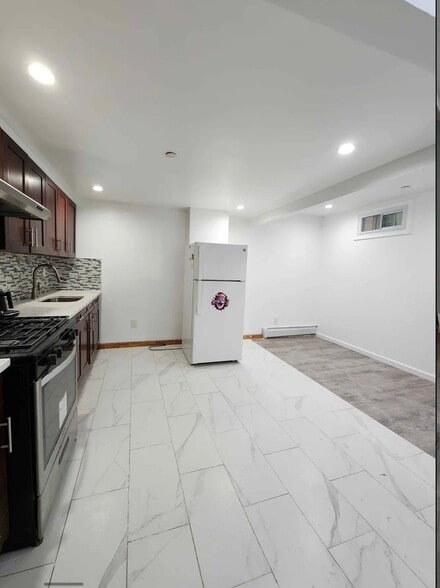 Building Photo - 9209 48th Ave