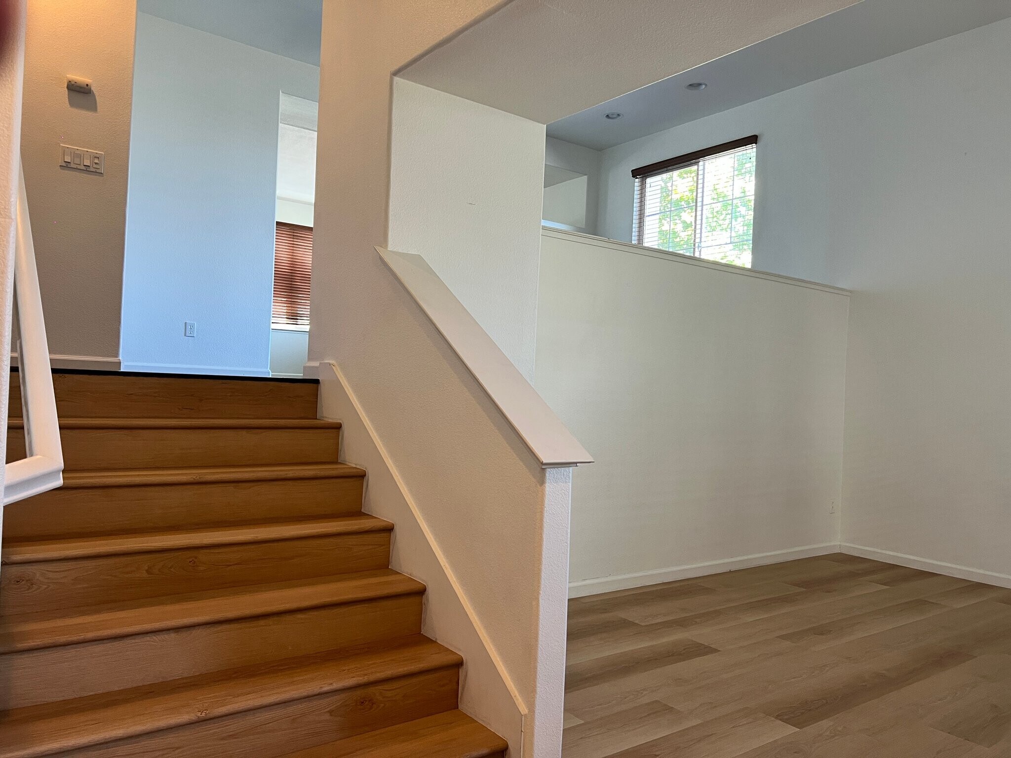 Building Photo - 357 Destino Cir