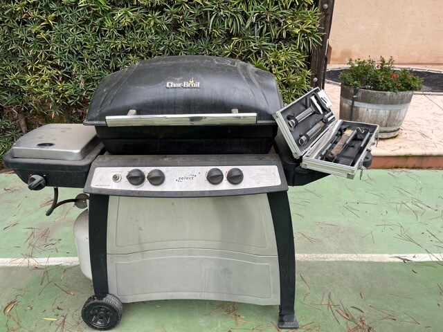 propane barbecue in backyard terrace - 4569 E Alamos Ave