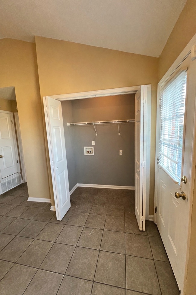 Building Photo - 5367 Kalian Cove