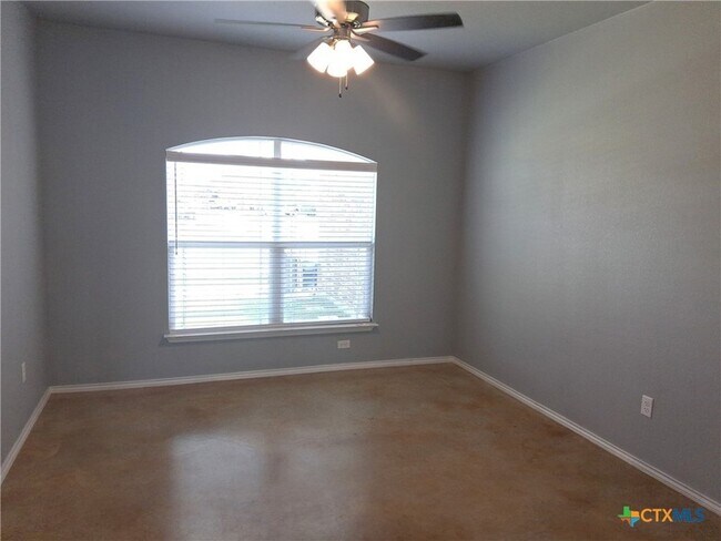 Building Photo - 3010 Privet Dr