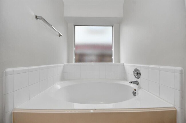 Building Photo - 21106 Brookrock Cir