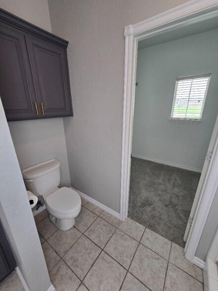 Building Photo - 12007 Ashford Dr