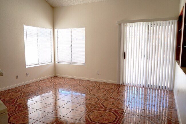 Building Photo - Charming 3-Bed, 2.5-Bath Home | 1,800 Sq F...