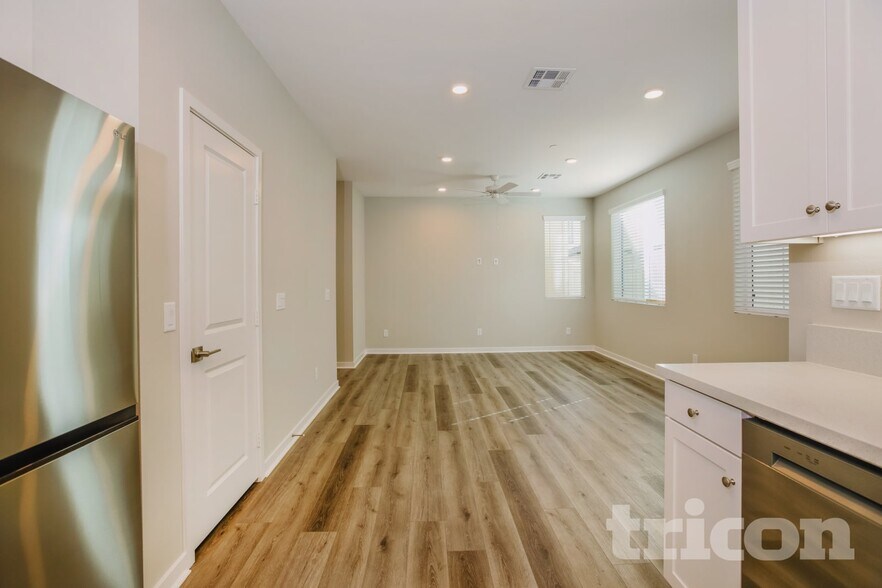 Building Photo - 31536 Hans Dr