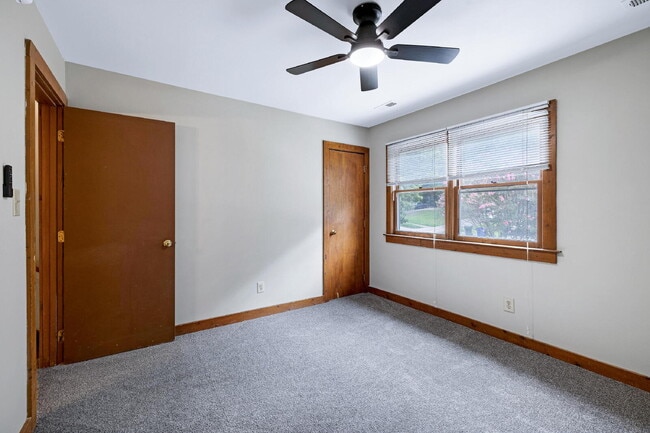 Building Photo - 5544 Kaplan Dr