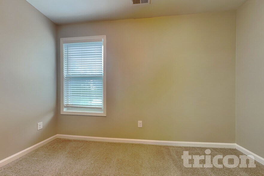 Building Photo - 3440 Baylor Cir