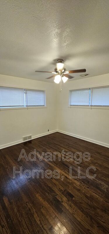 Building Photo - 11410 Palmer Ave