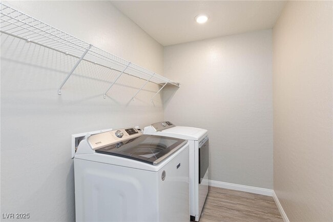 Building Photo - 527 Sonoma Range St