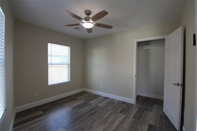 Building Photo - 6925 Avenue N