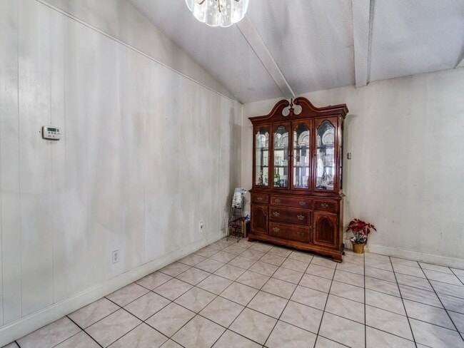 Building Photo - 1406 Ridgecrest Dr