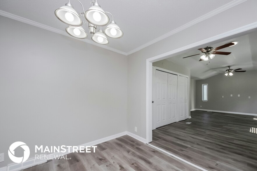 Building Photo - 1260 Palm Dr