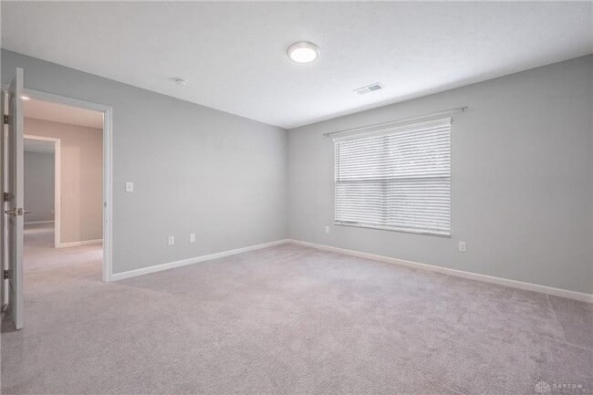Building Photo - 225 Pointe Oakwood Way