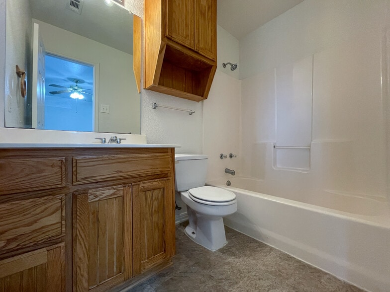 Building Photo - 145 Spring Water Ln