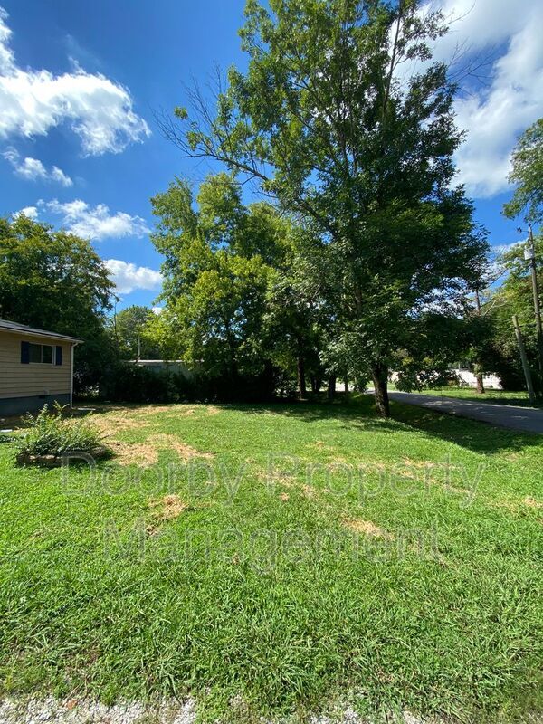 Building Photo - 304 McDonald Dr