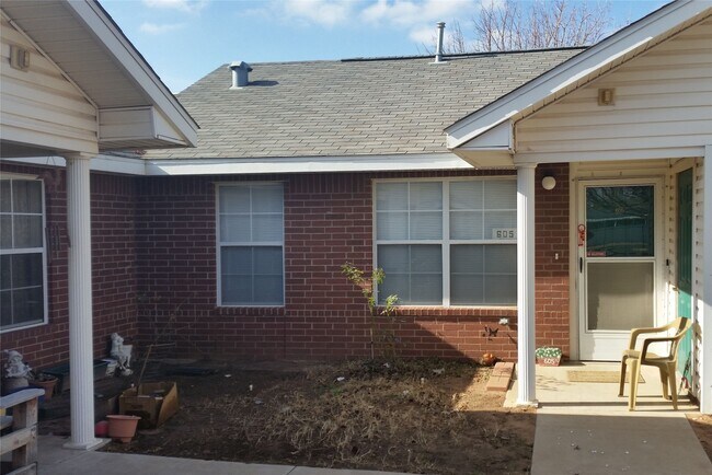 Building Photo - 2250 W 15th St