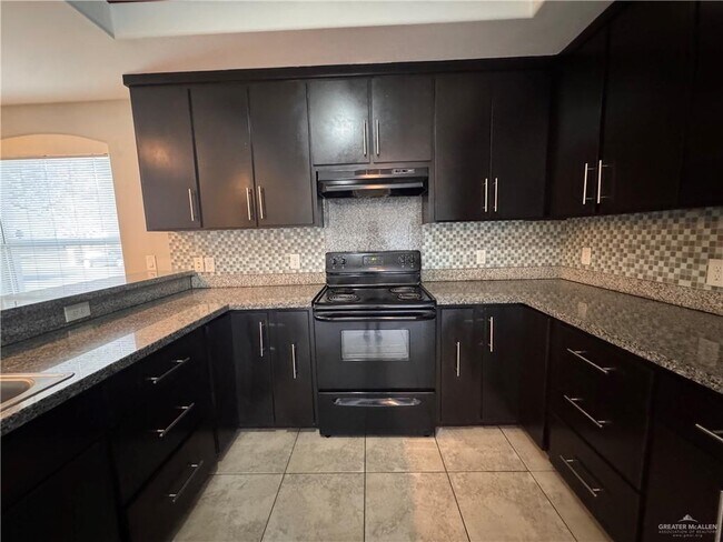 Building Photo - 28 W Sarah Evans St