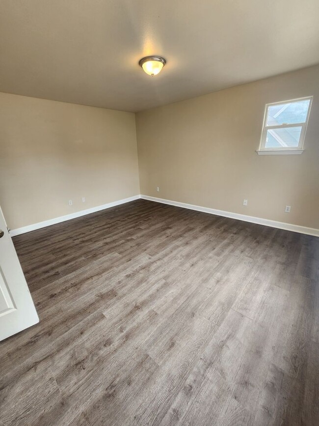 Building Photo - 521 Adina Way
