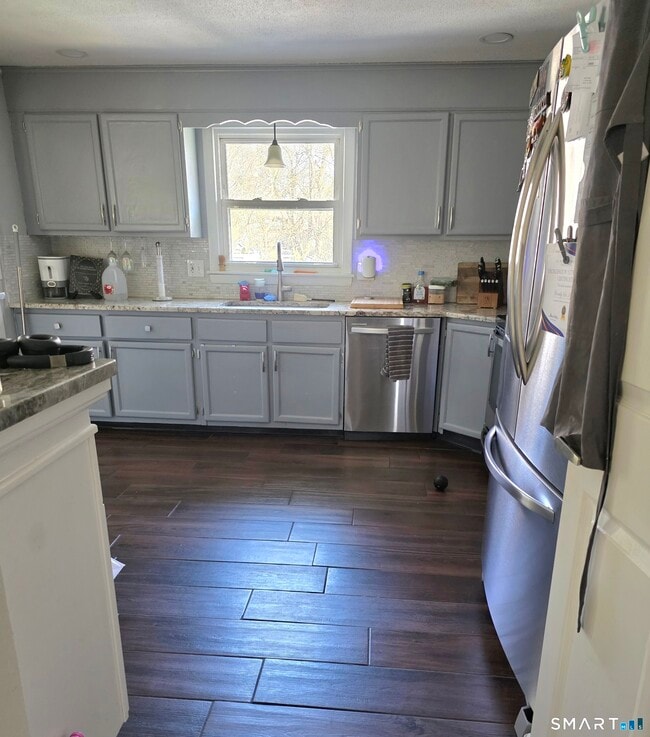 Building Photo - 49 Hillwood Ln