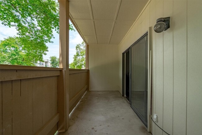 Building Photo - 8419 Hearth Dr