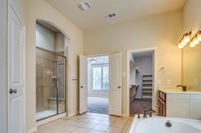 Building Photo - 10841 Leesa Dr