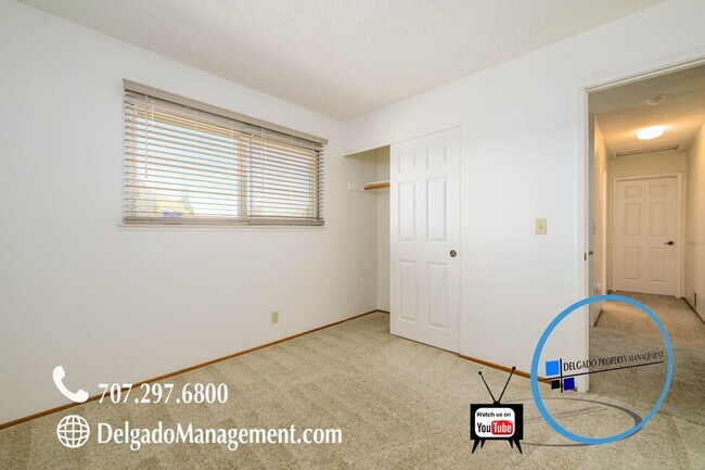 Building Photo - 1409 Plaza De Oro