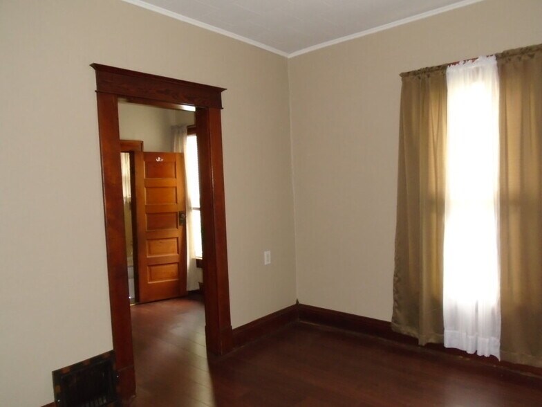 Building Photo - 805 Green St