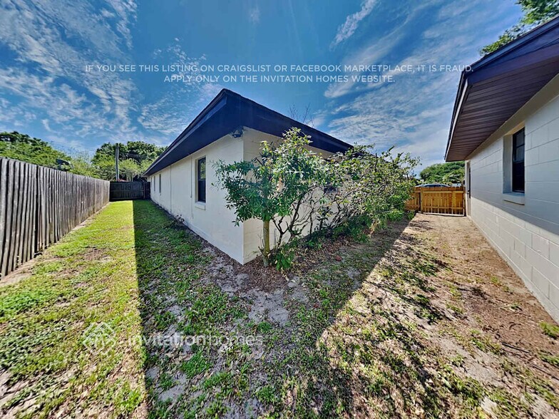 Building Photo - 1881 N Lake Eloise Dr